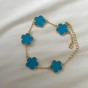 Blue clover bracelet